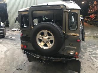 Sloopauto Land Rover Defender 2400CC - DIESEL - 6VIT 2010/1
