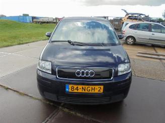 Coche siniestrado Audi A2 A2 (8Z0), Hatchback, 2000 / 2005 1.6 FSI 16V 2002/6