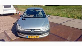 Uttjänta bilar auto Peugeot 206 206 (2A/C/H/J/S), Hatchback, 1998 / 2012 1.6 16V 2004/2
