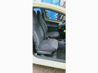 Peugeot 107 107, Hatchback, 2005 / 2014 1.0 12V picture 9