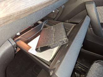 Renault Kangoo 1300 tce Luxe  5persoons 27000km rijdend incl btw NL kenteken picture 13