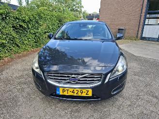 Volvo V-60 V60 T3 trekhaak 2013geen schade fijne auto picture 3