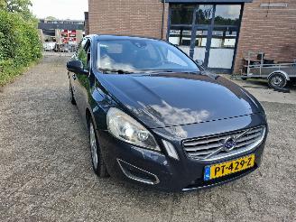 Volvo V-60 V60 T3 trekhaak 2013geen schade fijne auto picture 4
