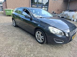Volvo V-60 V60 T3 trekhaak 2013geen schade fijne auto picture 5