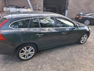 Volvo V-60 V60 T3 trekhaak 2013geen schade fijne auto picture 8