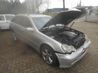 Coche siniestrado Mercedes C-klasse c270 cdi 2003/1