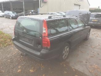Volvo V-70 2.5t picture 3