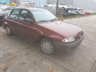 Opel Astra sedan picture 2