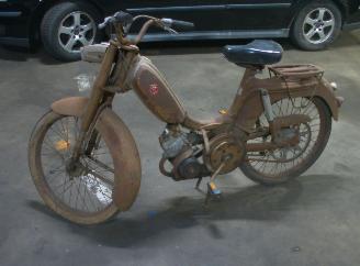 skadebil fiets Overige  peugeot brommer klassieke bromfiets 1964/1