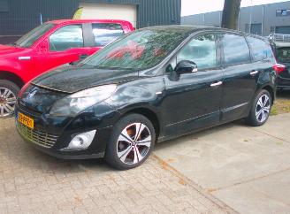 Vrakbiler auto Renault Scenic bose 7 persoons 2011/3