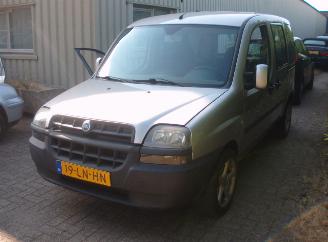 krockskadad bil auto Fiat Doblo  2003/1