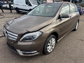 Vrakbiler auto Mercedes B-klasse  2013/7
