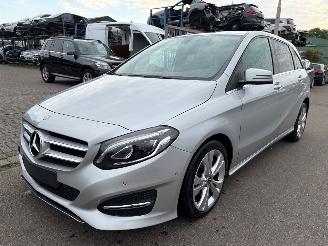Vrakbiler auto Mercedes B-klasse W246 2015/11