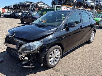 Vrakbiler auto Mercedes B-klasse W246 2012/1