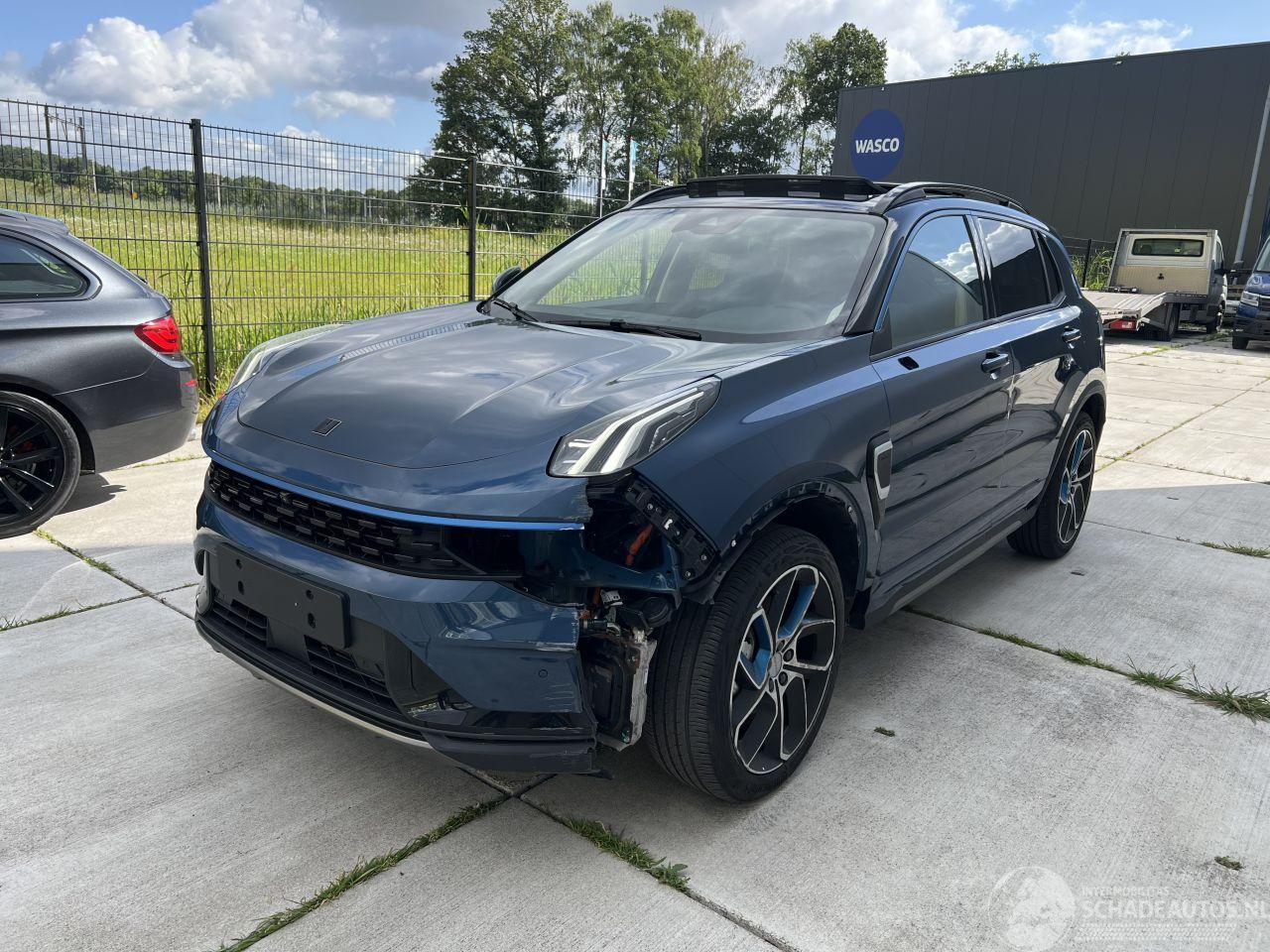 Lynk & Co 01 