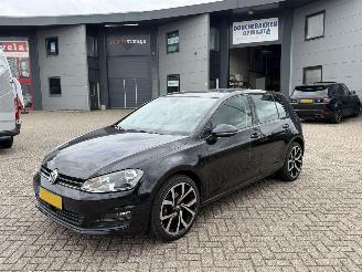 uszkodzony samochody osobowe Volkswagen Golf 1.2 TSI DSG Bussines Edition R 2015/2