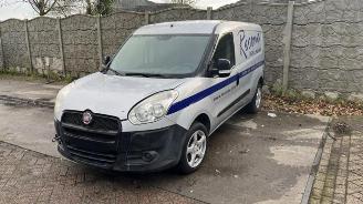 Coche siniestrado Fiat Doblo Doblo Cargo (263), Van, 2010 1.3 MJ 16V DPF Euro 5 2012/10