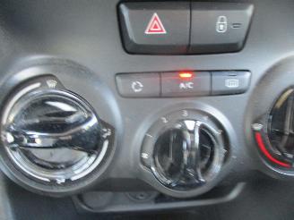 Peugeot 206 1.2 PURETECH BLUE LION AIRCO NAVI picture 16