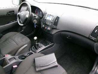 Hyundai I-30 1.4 I DYNAMIC picture 11