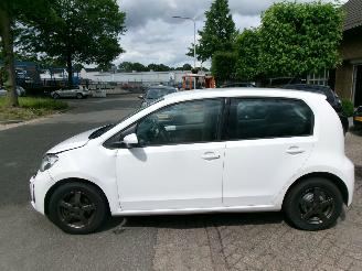 Volkswagen Up! 1.0 BMT MOVE UP AIRCO picture 2