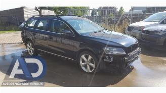 Volkswagen Passat Passat Variant (365), Combi, 2010 / 2015 2.0 TDI 16V 140 picture 3