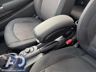 Mini Cooper Mini (F56), Hatchback 3-drs, 2013 1.5 12V Cooper picture 18