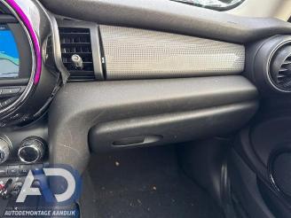 Mini Cooper Mini (F56), Hatchback 3-drs, 2013 1.5 12V Cooper picture 16