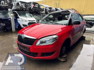 Vrakbiler auto Skoda Fabia Fabia II (5J), Hatchback 5-drs, 2006 / 2014 1.2i 12V 2013/7