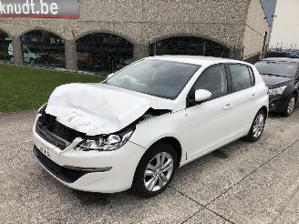Damaged car Peugeot 308 1.2 2016/4