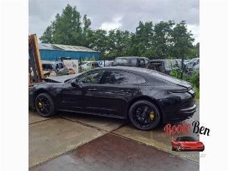 Vrakbiler auto Porsche Panamera Panamera (YA), Liftback, 2023 4.0 V8 32V Turbo S E-Hybrid 2025/1