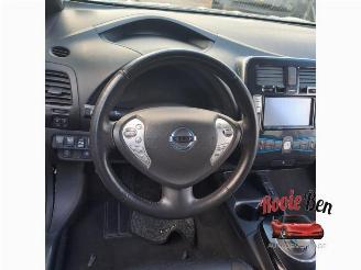 Nissan Leaf Leaf (ZE0), Hatchback, 2010 / 2017 Leaf picture 10