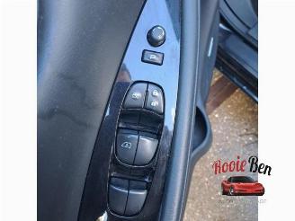 Nissan Leaf Leaf (ZE0), Hatchback, 2010 / 2017 Leaf picture 14
