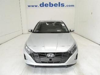 damaged passenger cars Hyundai I-20  2021/6