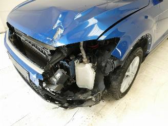 Volkswagen T-Roc  picture 3