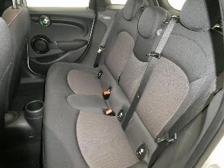 Mini Cooper 1.5 picture 14