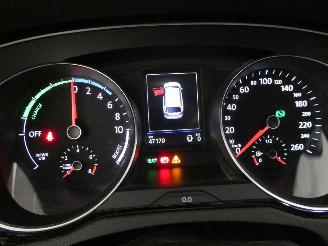 Volkswagen Passat GTE picture 14