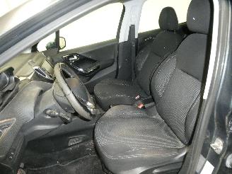 Peugeot 208 ALLURE picture 16