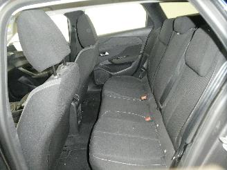 Peugeot 308 1.2 PURETECH picture 18