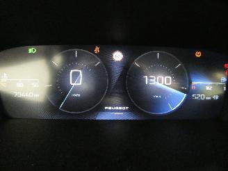 Peugeot 308 1.2 PURETECH picture 13