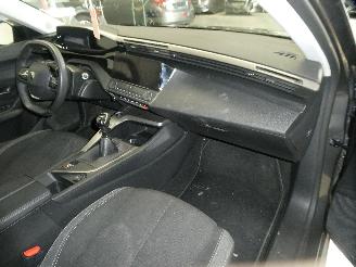 Peugeot 308 1.2 PURETECH picture 12
