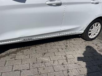 Ford Fiesta 1.1I picture 13