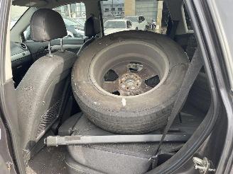 Opel Antara 2.2 DTI picture 13