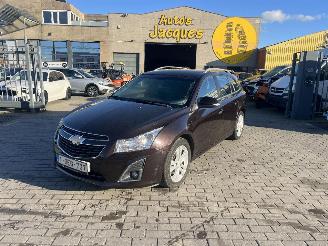 Voiture accidenté Chevrolet Cruze WAGON 1.7TD LT+ 2014/1