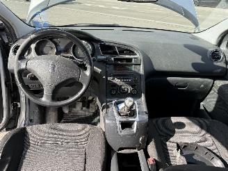 Peugeot 5008 1.6 HDI picture 7