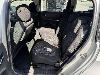 Peugeot 5008 1.6 HDI picture 20