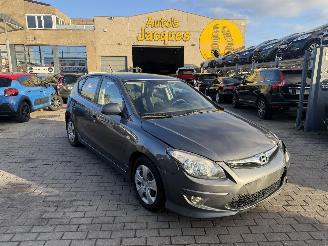 Schadeauto Hyundai I-30 1.4I COMFORT 2010/8