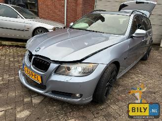 Damaged car BMW 3-serie E91 320i N43 blue-water metallic (896) 2009/1