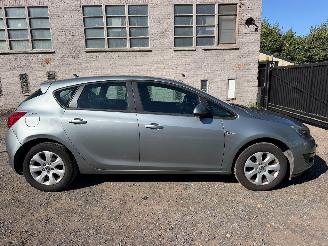Coche accidentado Opel Astra ENJOY 2014/8