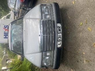 rozbiórka samochody osobowe Mercedes 200-serie E 220 COMBI 1993/1