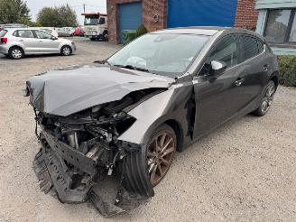 Damaged car Mazda 3 BLACK LIMITED 2017/2